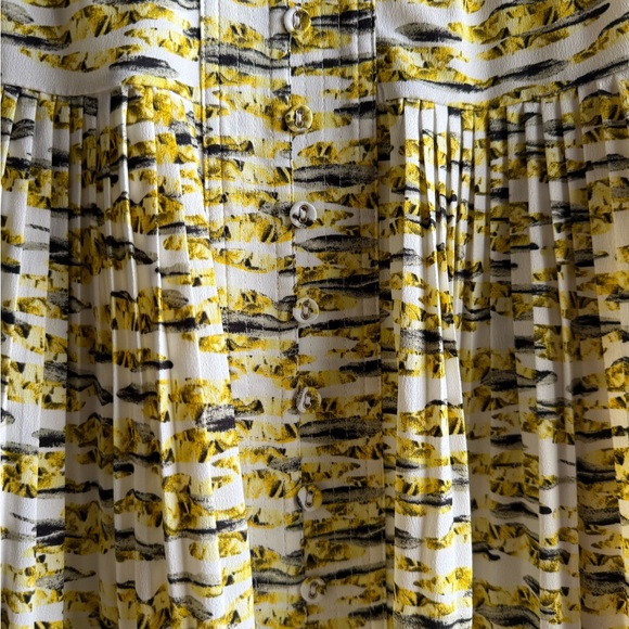 WHITE HOUSE BLACK MARKET Yellow Pleated Sleeveless Utility Dress Size 4 - Picture 9 of 13